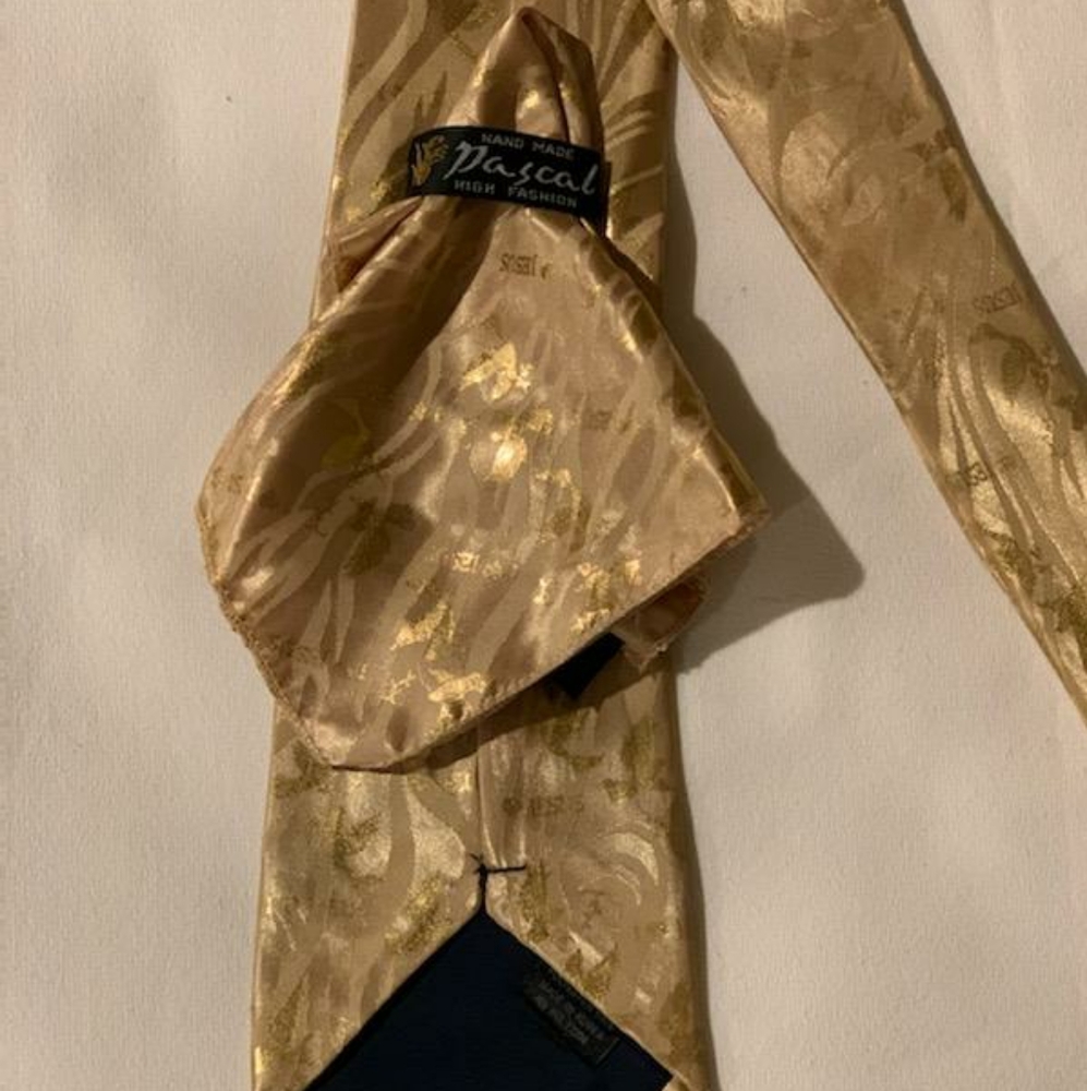 Men's 52 inch gold tie with hankie - Picture 2 of 2